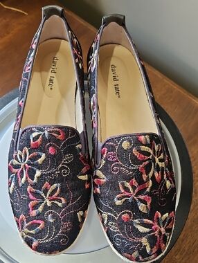 David Tate Black Floral Embroidered Slip-On Loafers